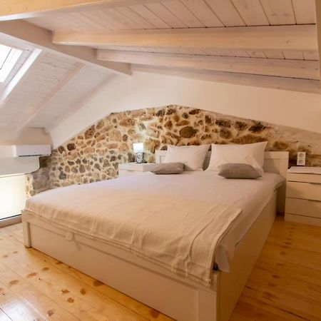 Stone House Apartment Mantouki ภายนอก รูปภาพ