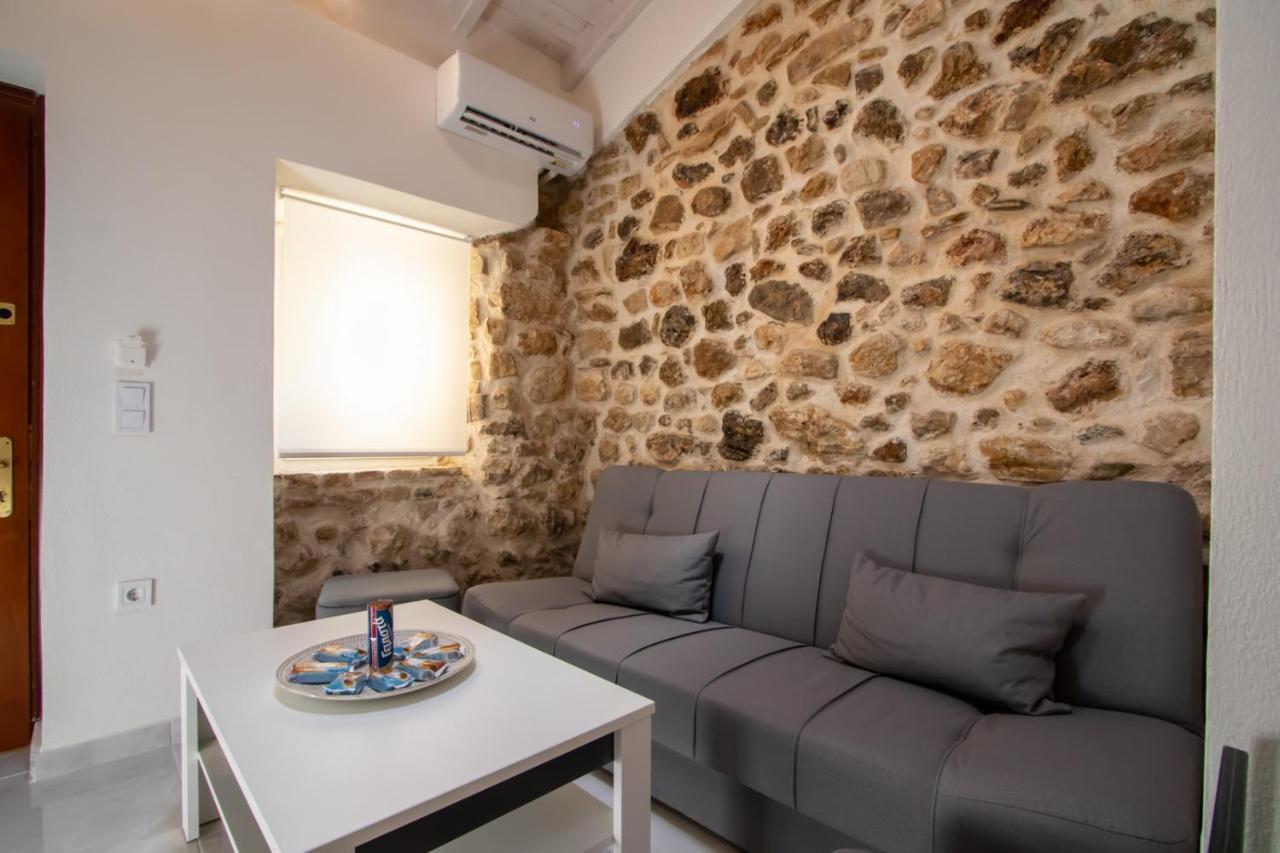 Stone House Apartment Mantouki ภายนอก รูปภาพ